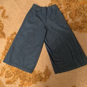 Bedford Fair. Size 6. Denim Cotton Goucho Pants. Zip. Pockets. B58